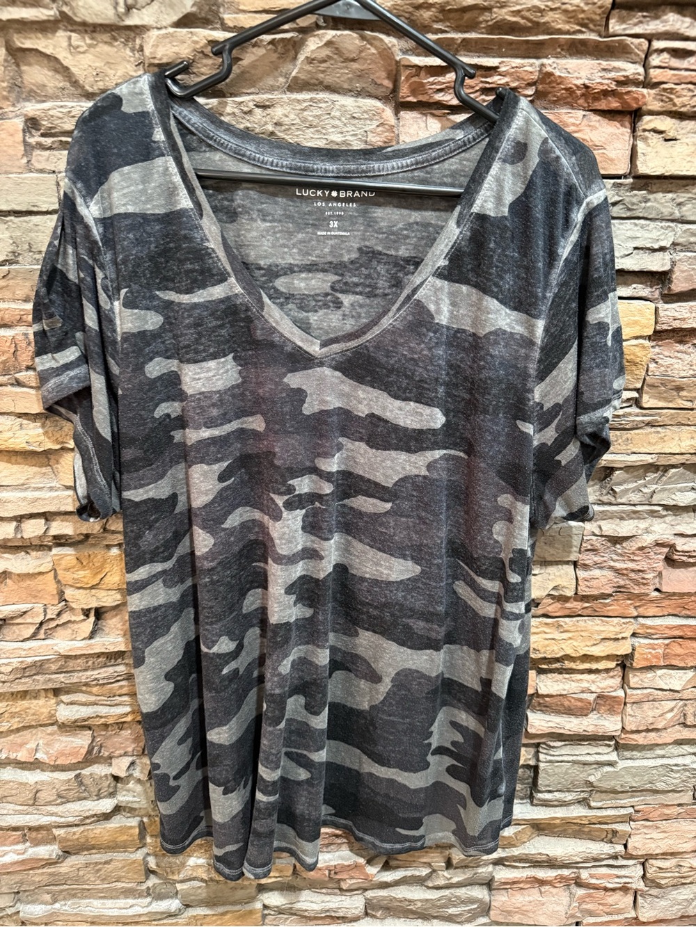 Lucky Brand Women's Black and Gray Camo V-Neck Tee